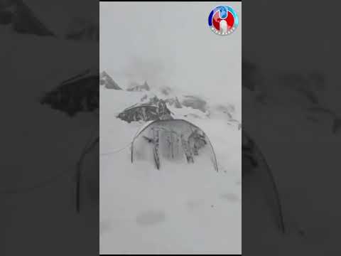 Irak'ın kuzeyi Sur Tepe üs bölgesinde zor şartlar altında bekleyen askerlerin çektiği görüntüler