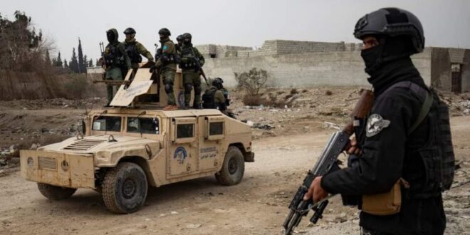 قوات أثناء حملة أمنية بحثاً عن خلايا داعش في الرقة