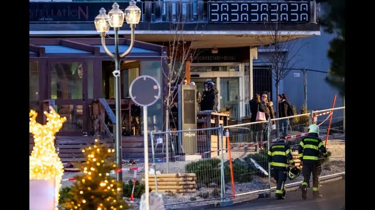 000 89DQ7G4 379574 000 89DQ7G4 379574