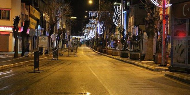 Türkiye'de hafta sonu hangi yerlerin açık olacağı belli oldu