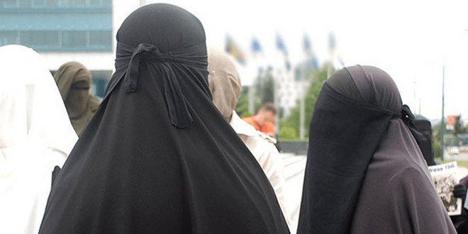 Kadının peçe takması ile ilgili deliller: Ayet ve hadisler