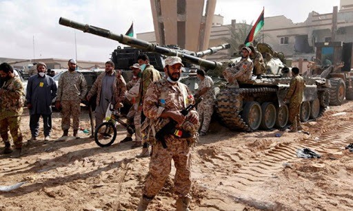 libya da hafter e agir darbe bae ye ait 6 panzer ve 10 tank ele gecirildi 01