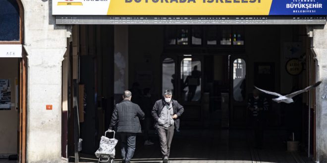 14 kişi Büyükada'daki San Pasifiko Kilisesi'nde karantinaya girdi