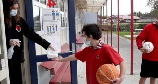 Yeni Zelanda'da Okullar Yeniden Açıldı