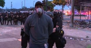 ABD'deki protestoları haberleştiren CNN muhabirine ters kelepçe