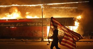 ABD'de siyahilere yönelik polis şiddetine karşı protestolar sürüyor