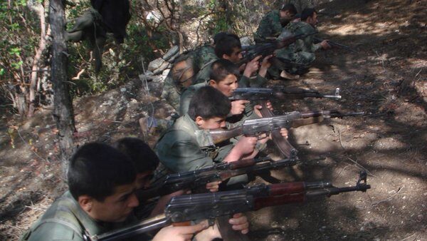 PKK Suriye’de çocukları zorla silah altına almayı sürdürüyor