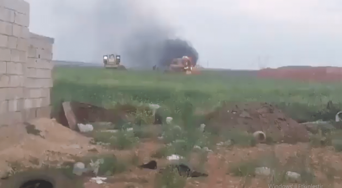 suriye rejimi tsk ya ait iki buldozeri atgm ile vurdu videolu 01