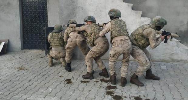 Bitlis'te terör orgütü PKK'ya operasyon: 4 kişi gözaltında!