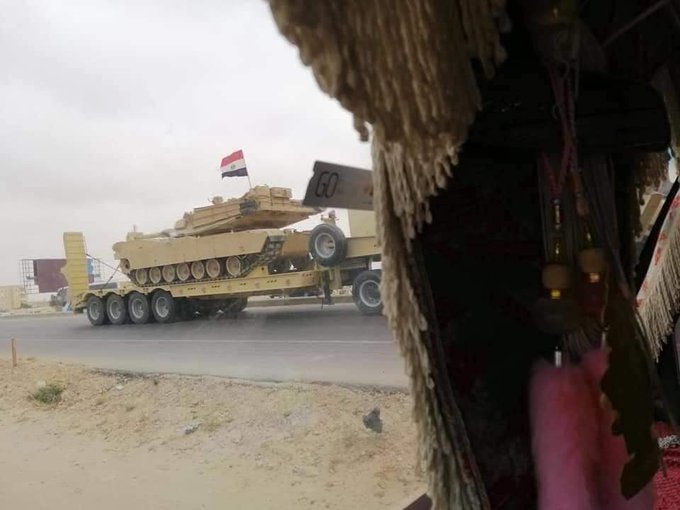 misir ordusu libya sinirina tank sevkediyor video 01