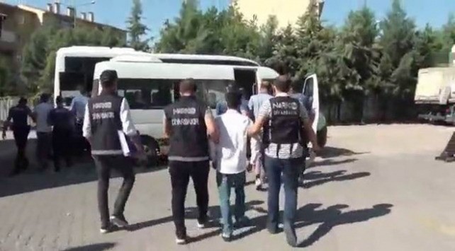 diyarbakir da zehir tacirlerine operasyon 27 tutuklama 01
