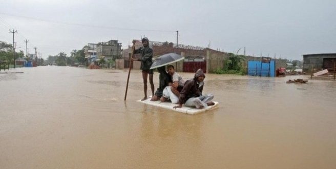 Güney Asya'da sel ve heyelanlarda ölenlerin sayısı 221'e yükseldi