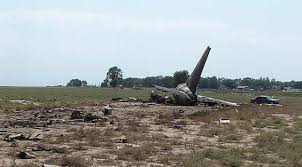 Somali'de kargo uçağı iniş sırasında kaza yaptı