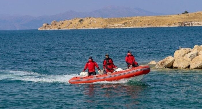 Van Gölü’nde batan tekne 107 metre derinlikte bulundu