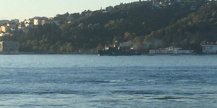 2 rus askeri gemisi istanbul bogazi ndan gecti 01