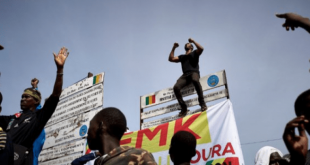 Askeri kalkışma olan Mali'ye hava ve kara sınırları kapatıldı