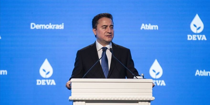 Babacan: Eşim ve oğlumun da testleri pozitif çıktı