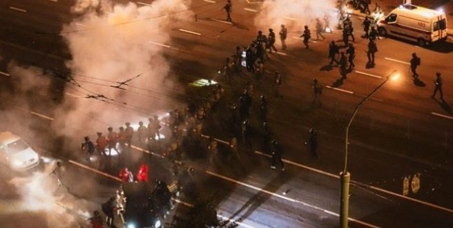 Belarus'taki seçim protestolarında bilanço artıyor! 1000’den fazla gözaltı