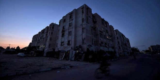 İsrail'in yakıt engeli Gazze'yi elektriksiz bırakacak