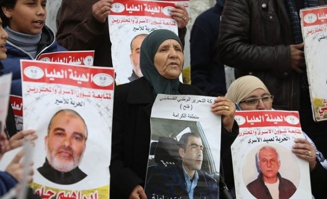 israil hapishanelerindeki filistinli tutuklulara destek icin gazze de oturma eylemi duzenlendi h474405 39c36