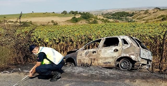 Kaza yapan LPG’li otomobil küle döndü, sürücü ölümden döndü