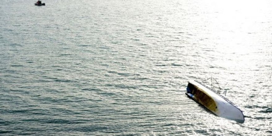pakistan da alabora olan tekne de 8 kisi hayatin kaybetti 02