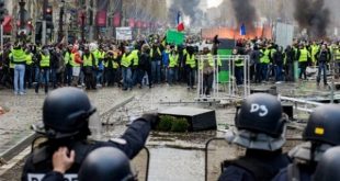 Fransa'da sarı yelekliler döndü! 154 gözaltı