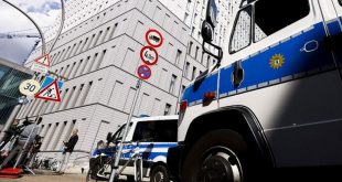 Rus muhalif Aleksey Navalnıy komadan uyandı