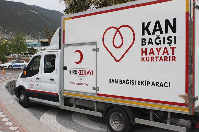 Türk Kızılay aracına silahlı saldırı: Can kaybı ve yaralımız var.