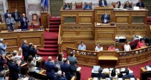 Yunanistan'ın silahlanma yarışına muhalefetten tepki