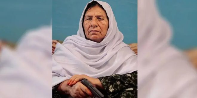 Afganistan'da kadın savaş ağası Taliban'a katıldı