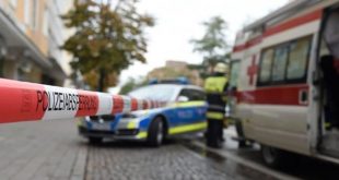 Sürücü kalabalığın arasına daldı, ölü ve yaralılar var!