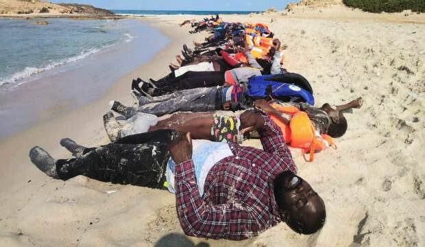 Libya’da 100 kişinin öldüğü faciada cesetler sahile vurdu