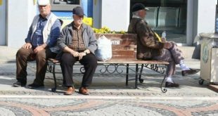 Uşak'ta 65 yaş üstüne sokağa çıkma kısıtlaması getirildi!