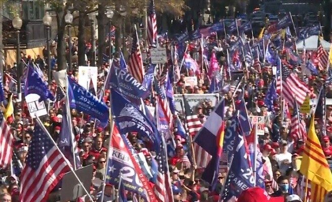 Washington’da yüz binlerce kişiden Trump’a destek eylemi
