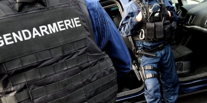 Fransa'da polise silahlı saldırı: 3 ölü