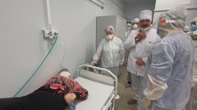 belarus devlet baskani nin koronavirus hastanesini ziyaretinde olaganustu cesareti 01