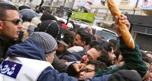 Tunus halkı sokaklara döküldü