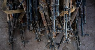 Karabağ'da ölen askerlerin cenazeleri Ermenistan'a teslim edildi