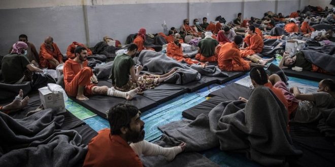 IŞİD iddiasıyla tutulan esirler isyan çıkardı