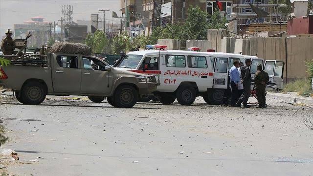 Afganistan’da Merkez Bankasının aracına bombalı saldırı!