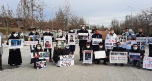 Uygur Türkü çocuğun yürek yakan feryadı: Sizin çocuklarınız yok mu ? [videolu]