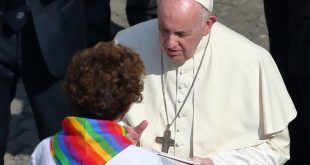 Vatikan: Eşcinsel çiftler kutsanamaz
