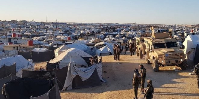 Hol Kampı'nda kafası kesilmiş iki ceset bulundu