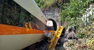 Tayvan'da tren kazası, çok sayıda ölü ve yaralı var!