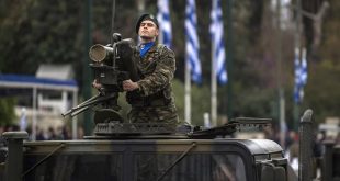 Yunanistan'ın Türkiye korkusu, zorunlu askerlik yapma süresine yansıdı!