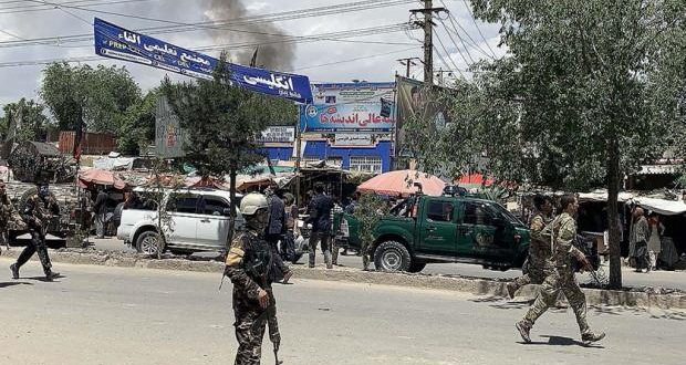 Afganistan'da yolcu minibüsüne bombalı saldırı; 11 sivil yaralandı