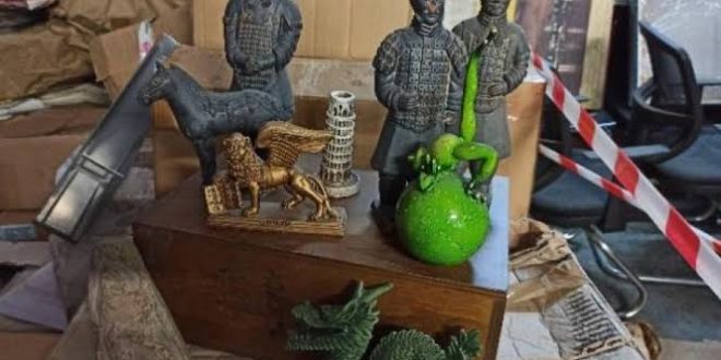 Adnan Oktar'ın lüks eşyaları satışa çıkarıldı