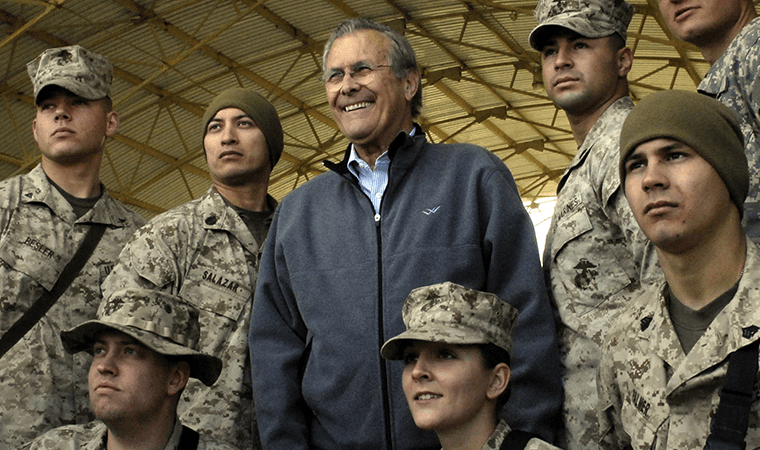 irak isgalinde onemli rol oynamisti donald rumsfeld oldu 01
