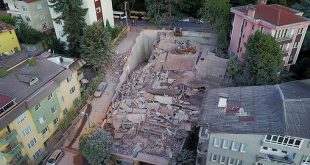 İstanbul'da 11 katlı apartman çöktü!